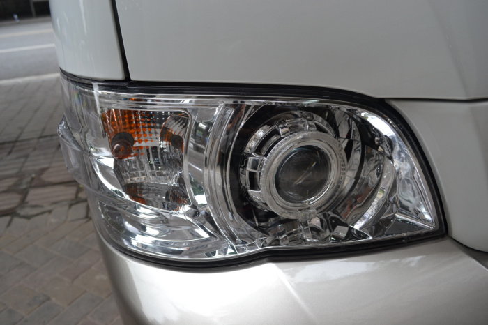 金杯車(chē)燈改裝海拉透鏡歐司朗氙氣燈